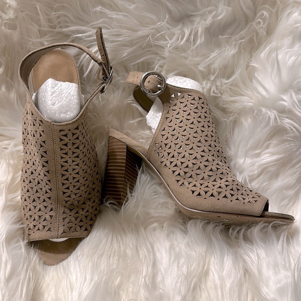 Madden Girl Beige/Taupe sling back heels